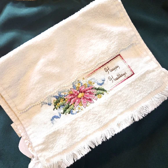 15 Piece Holiday Hand Towel Bundle - Picture 2 of 15